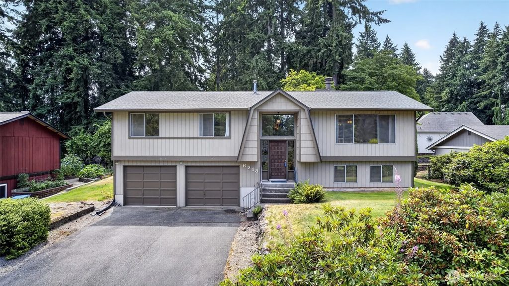 6218 99th Street Ct E, Puyallup