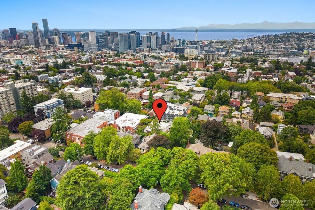 632 13th Avenue E 19, Seattle