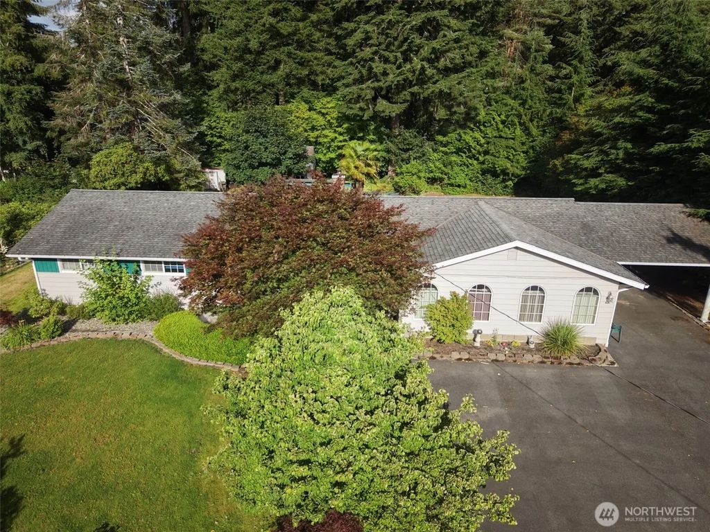 371 Evergreen Loop, Forks