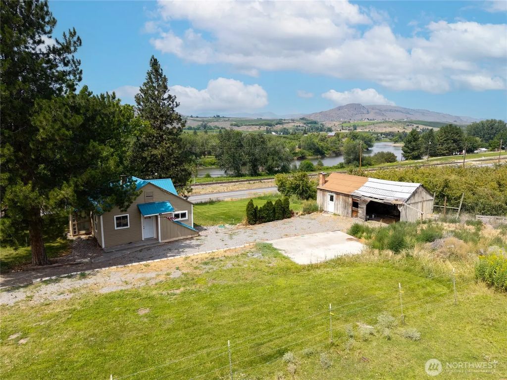 31952 A Highway 97, Tonasket
