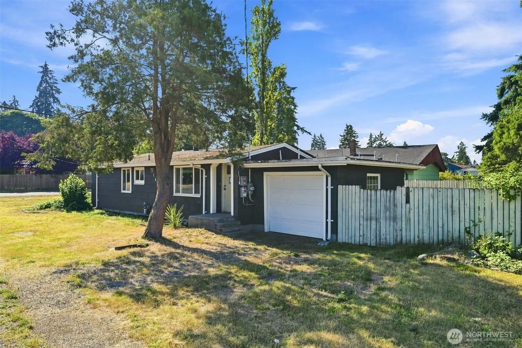 1402 Violet Meadow Street S, Tacoma