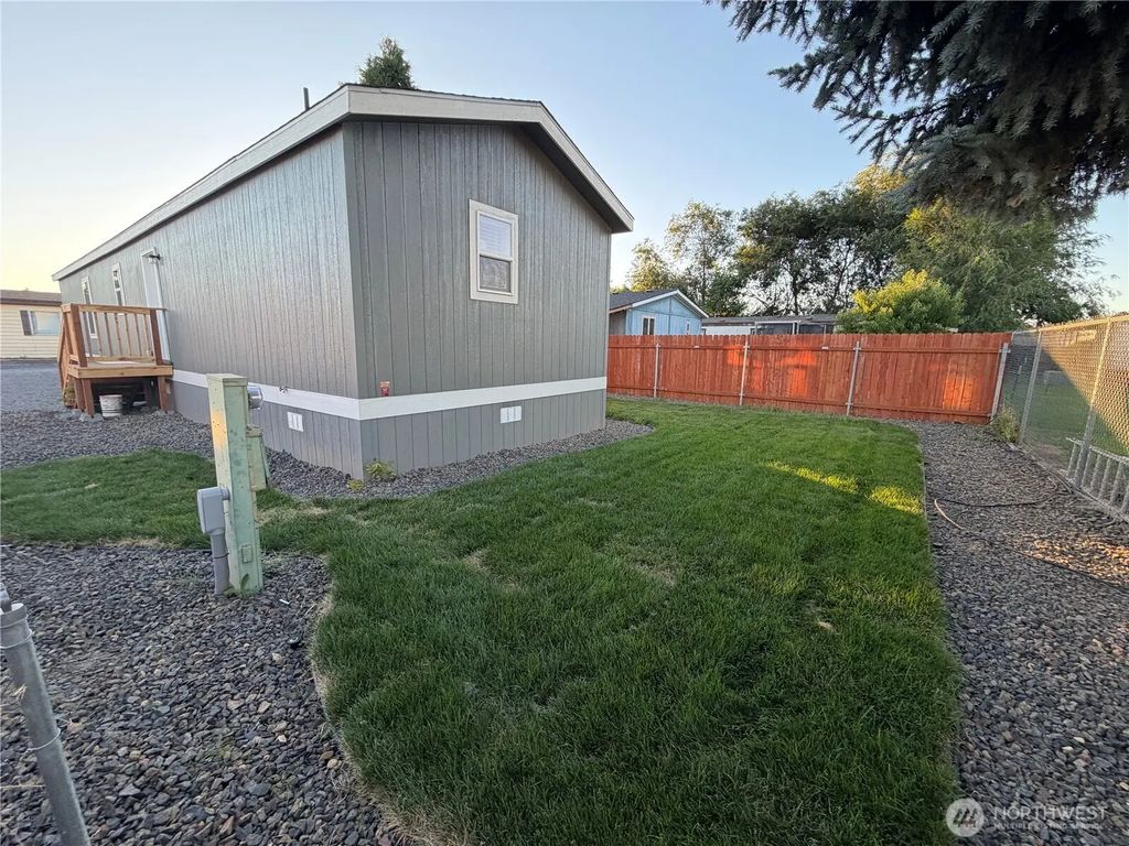 105 W Washington Avenue 39, Yakima