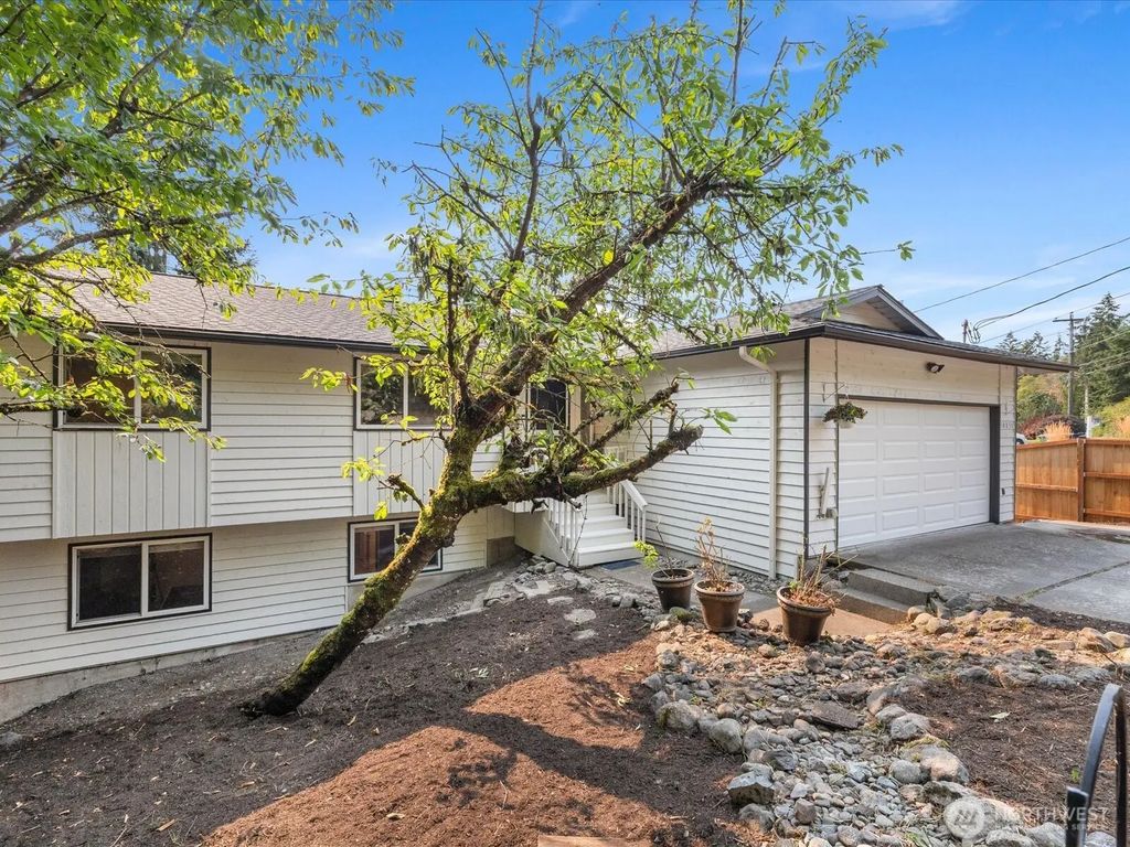 10830 Lake View Drive, Lake Stevens