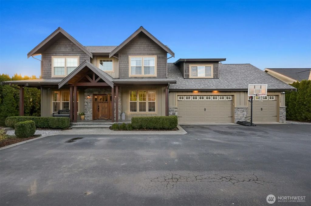 109 W 2nd Street, Nooksack