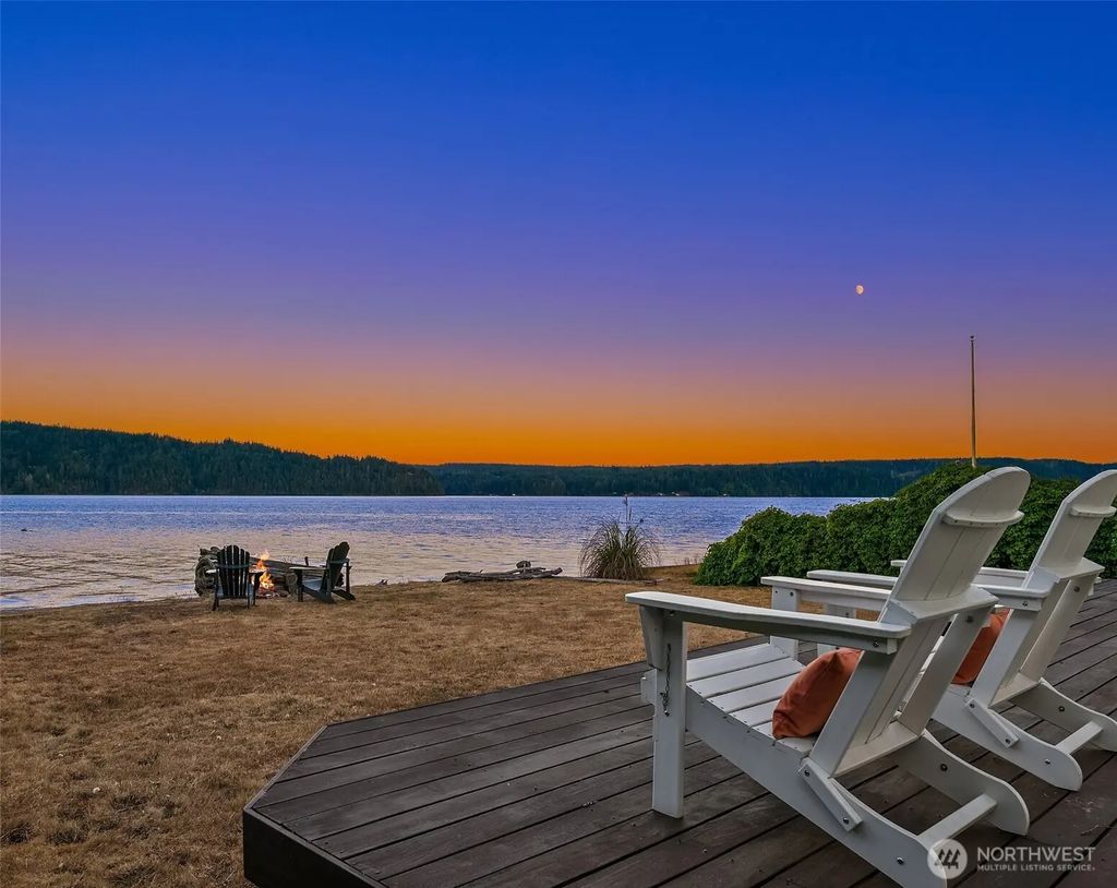 100 N Carroll Point Road, Lilliwaup