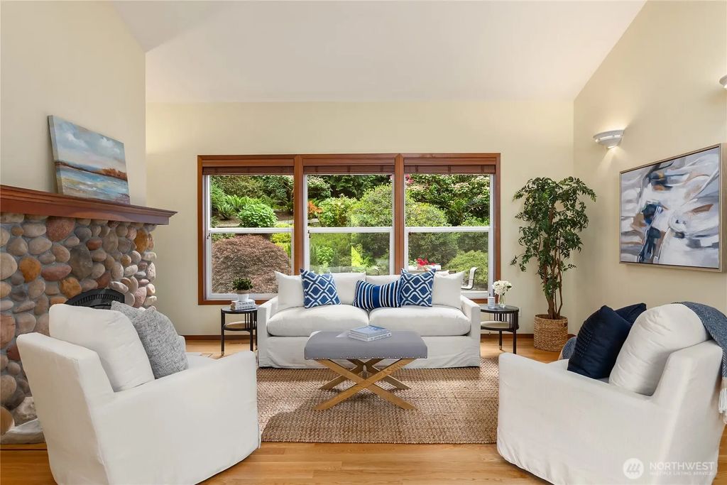 8387 Ne Sumanee Place, Bainbridge Island