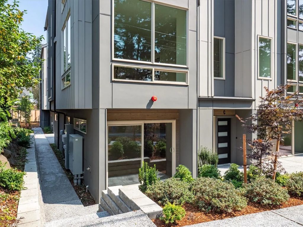 18032 C Sunnyside Avenue N, Shoreline