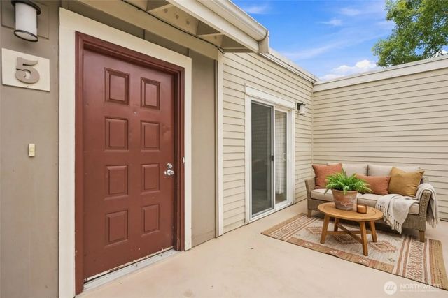 12712 Ne 120th Street G5, Kirkland