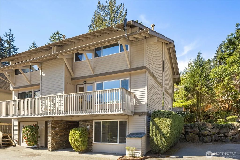 243 169th Avenue Ne, Bellevue