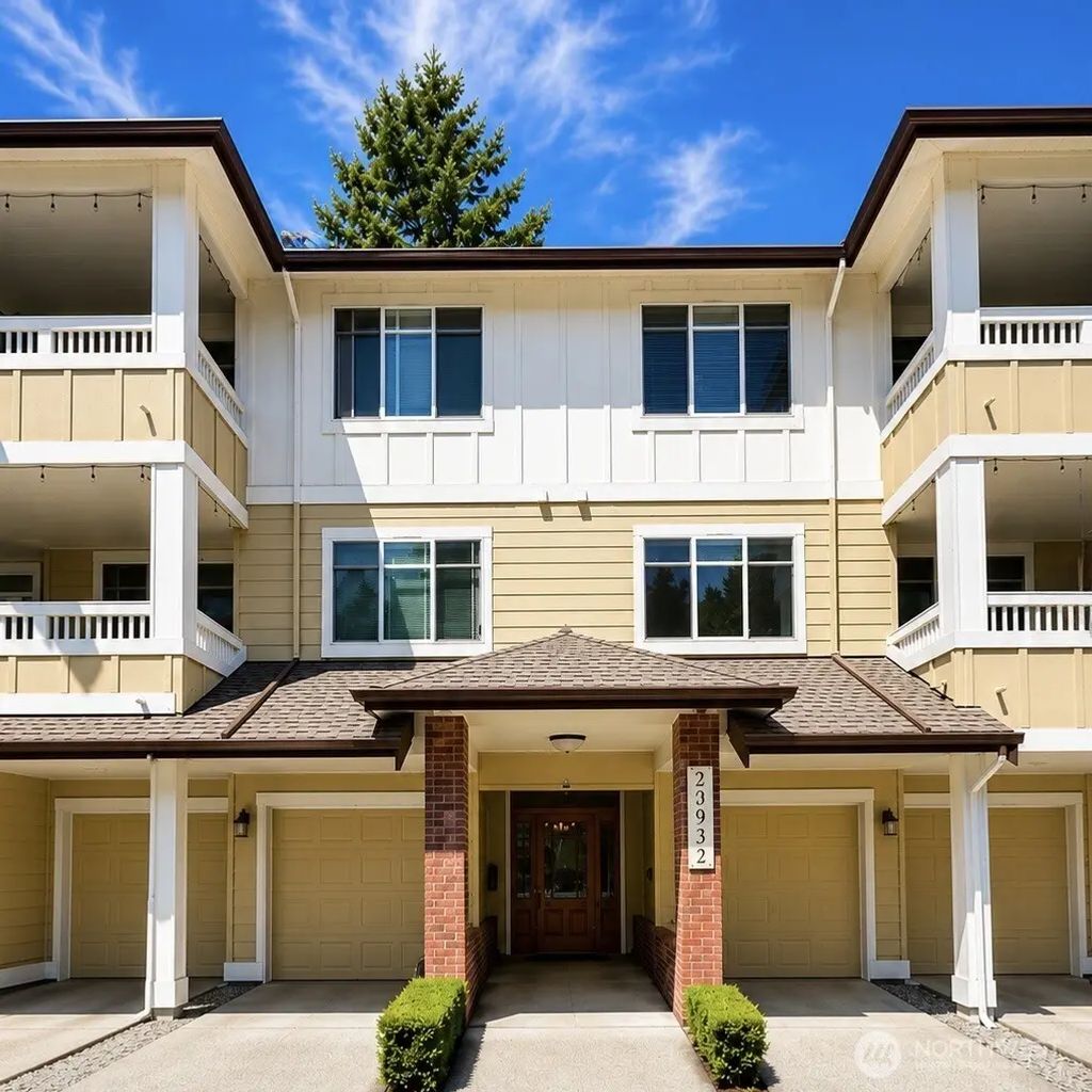 23932 Ne 115th Lane 301, Redmond