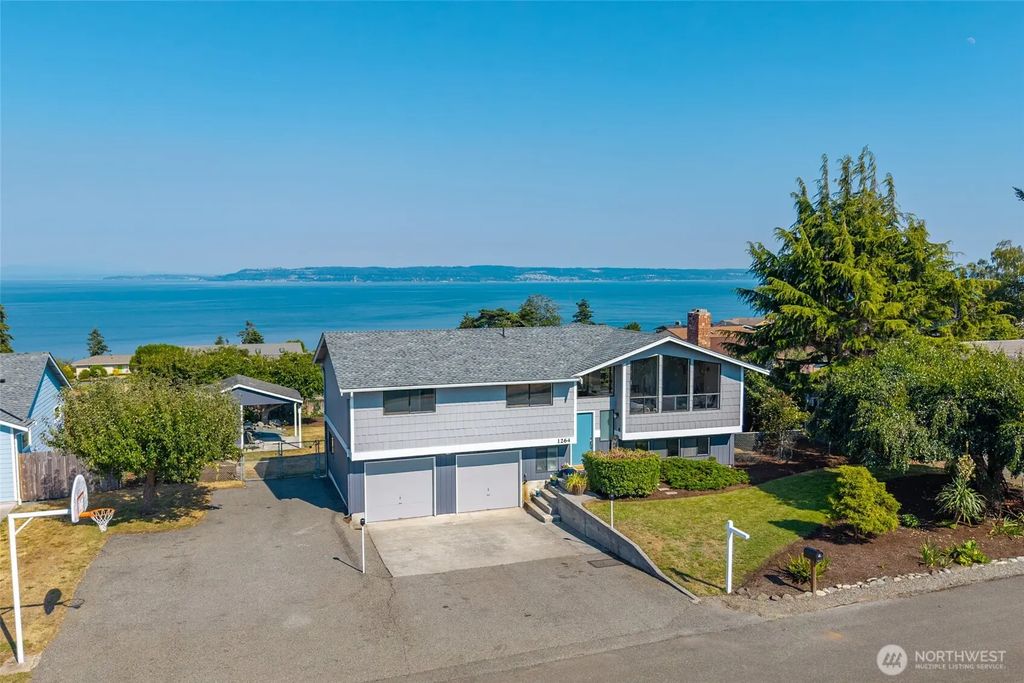 1264 Eagle Crest Drive, Oak Harbor
