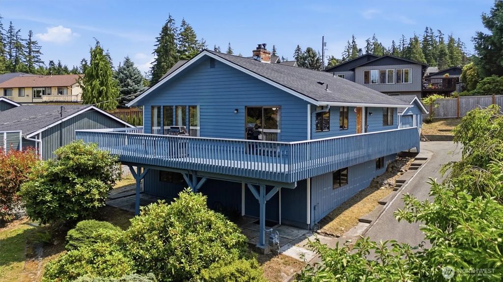 352 Lochwood Drive, Camano Island
