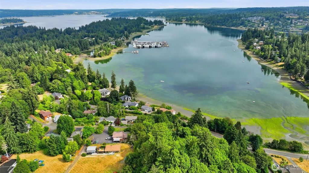 16 Nw Cartier Dr, Bremerton
