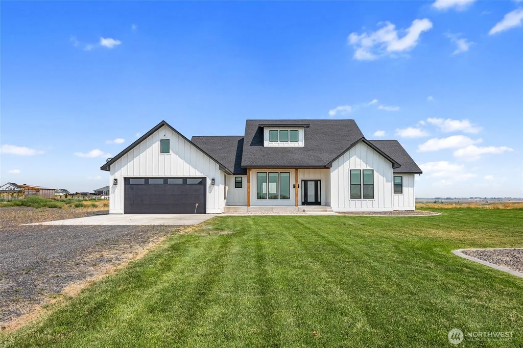 215 Se Desert Hills Loop, Moses Lake