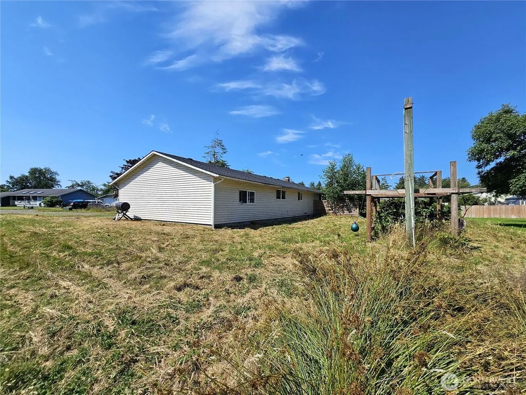7207 Captain Robert Gray Drive, Ilwaco
