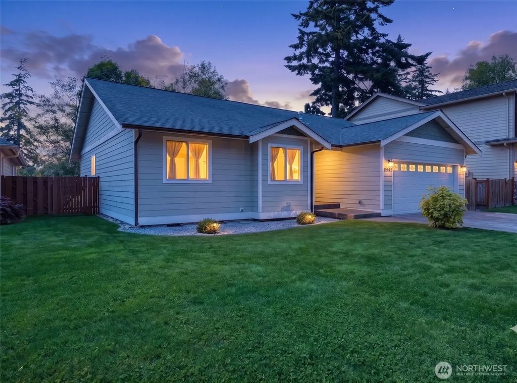 7947 E Golf Course Drive, Blaine
