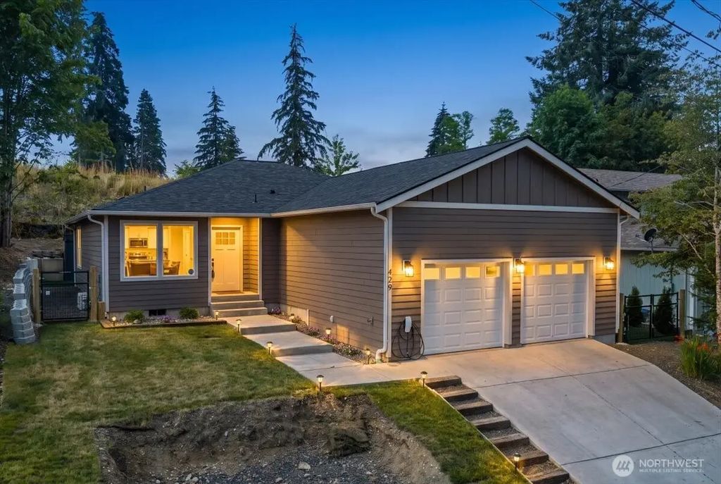 429 Chestnut Street, Shelton