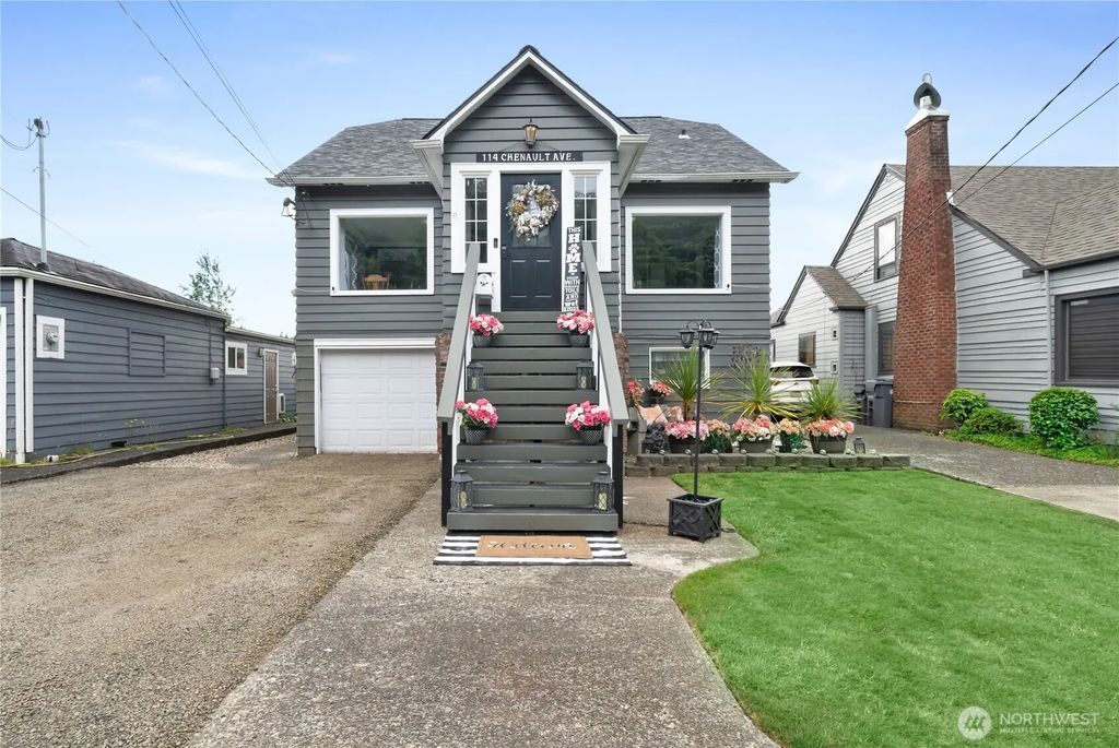 114 Chenault Avenue, Hoquiam