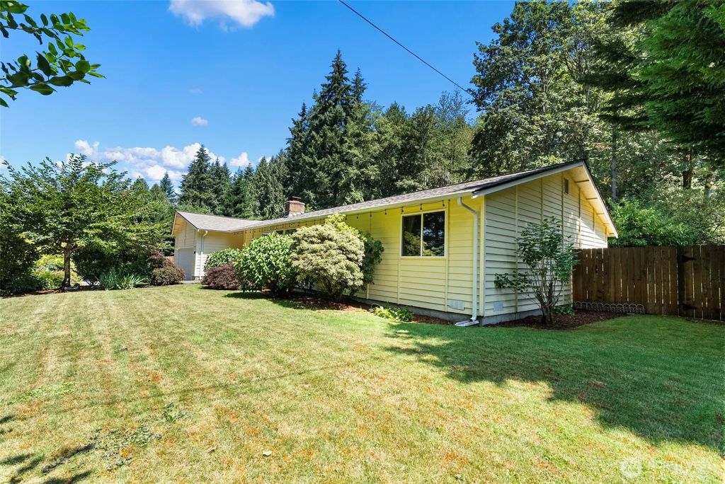 19064 10th Avenue Ne, Poulsbo