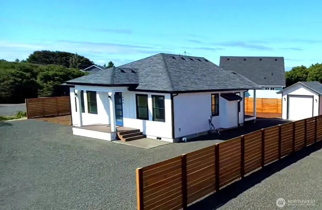 446 Salina Cruz Avenue Sw, Ocean Shores