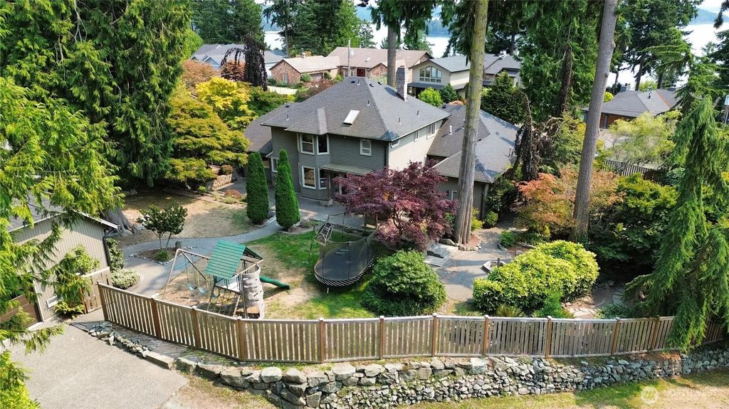 6818 Gibralter Place, Anacortes