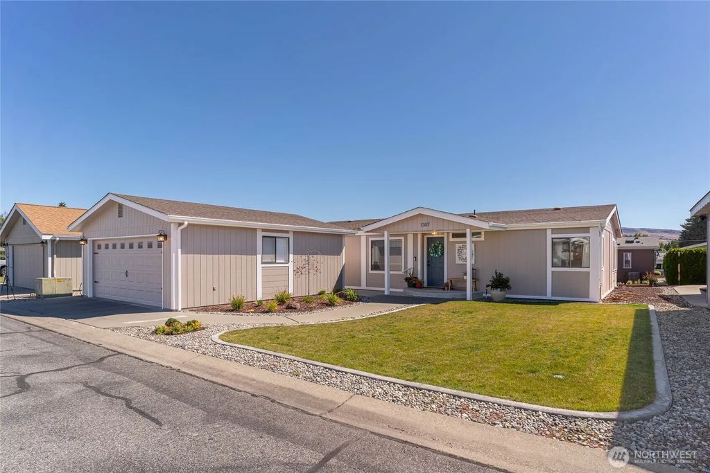 1307 Glacier Place 65, Wenatchee