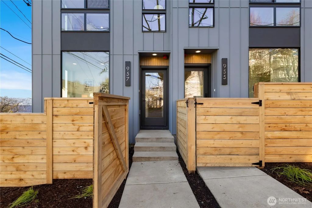 957 N 35th Street, Seattle