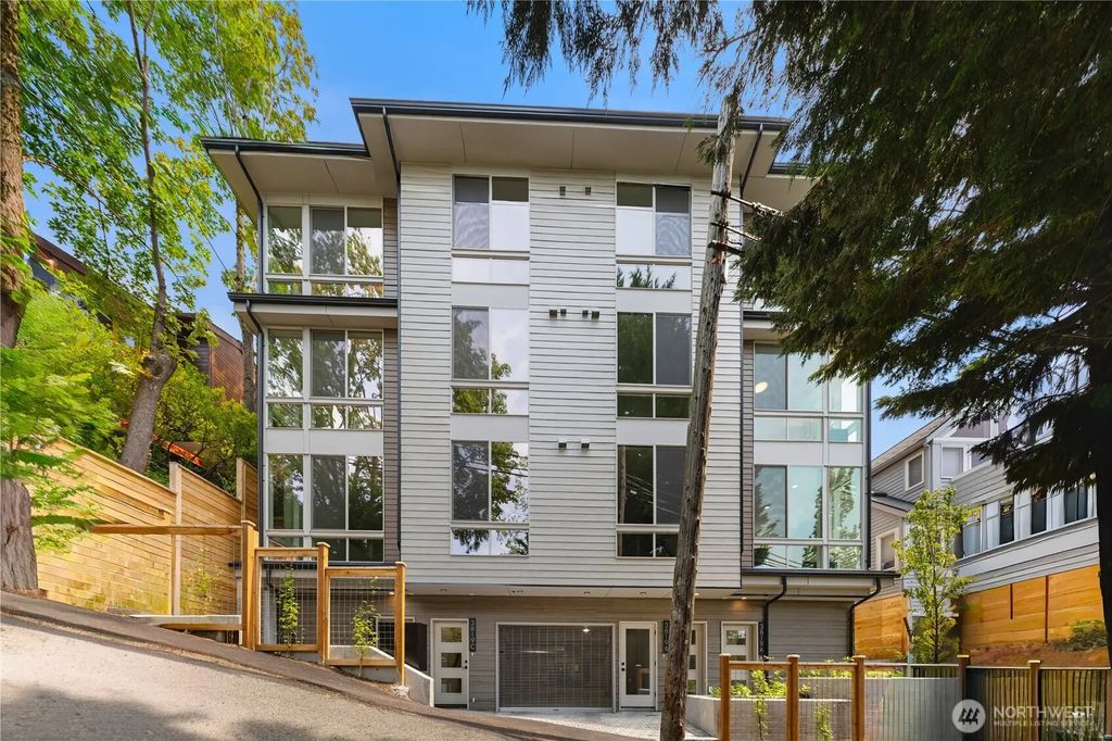 3819 B Fremont Avenue N, Seattle