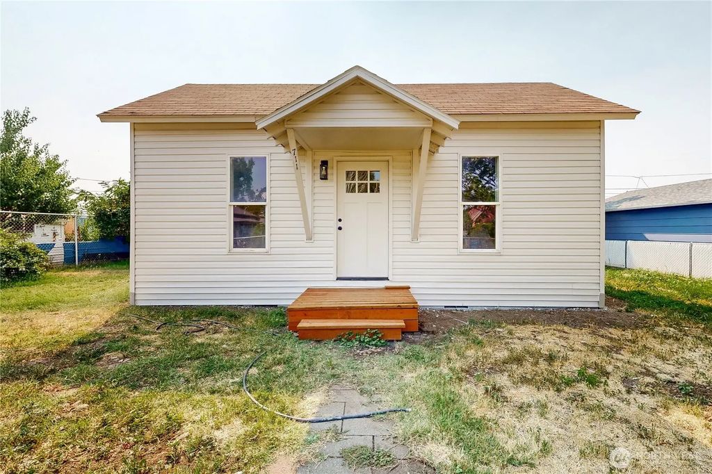 711 Robbins Street, Milton-Freewater