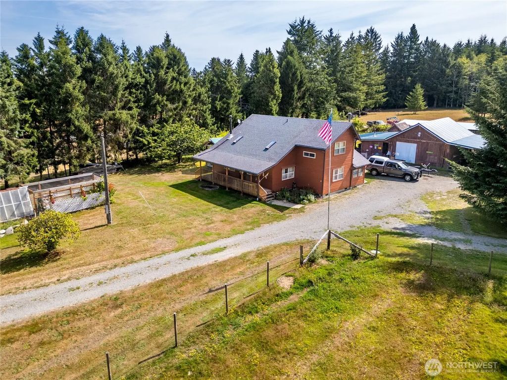 332 Whiskey Creek Beach Rd, Port Angeles