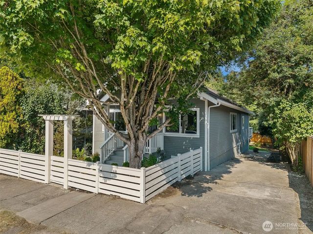 520 30th Avenue E, Seattle