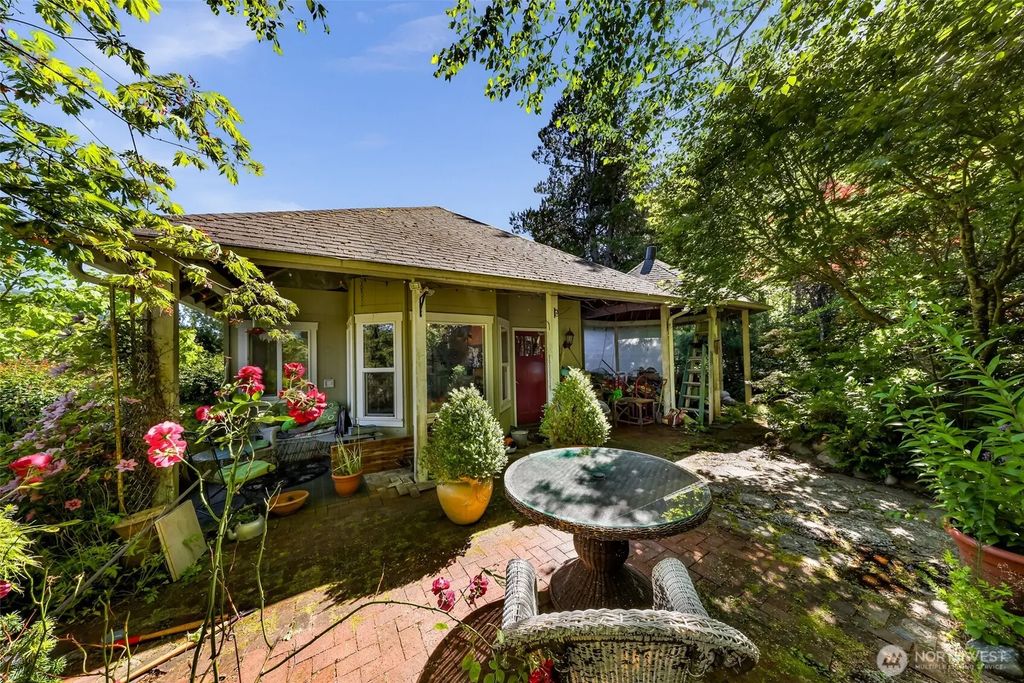 354 Royer Street, Acme
