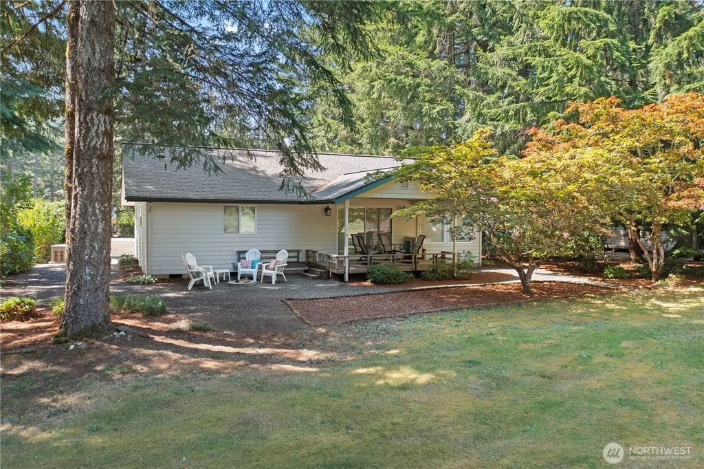 260 N Mount Christie Drive, Hoodsport