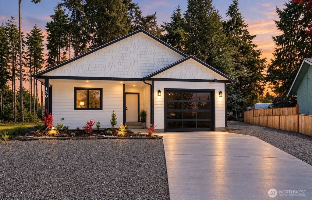 130 Glover Court Ne, Ocean Shores