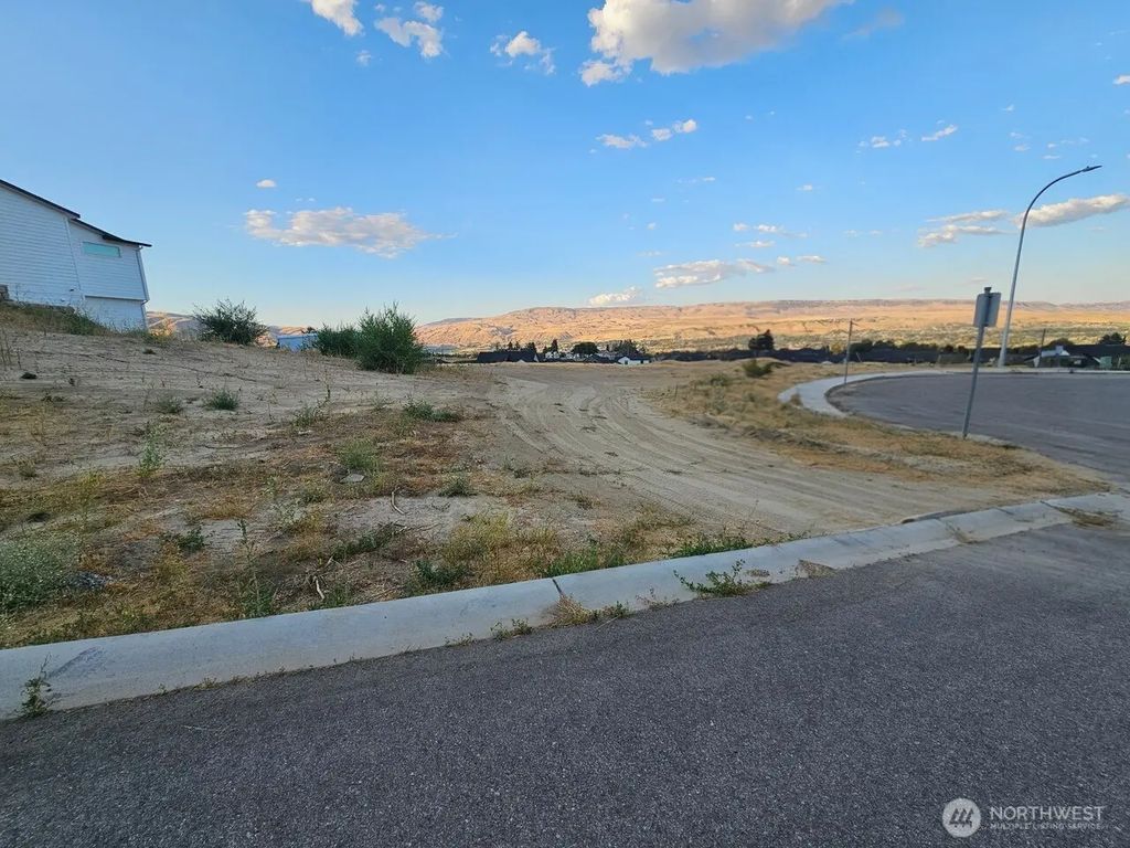 974 Spring Mountain Drive, Wenatchee