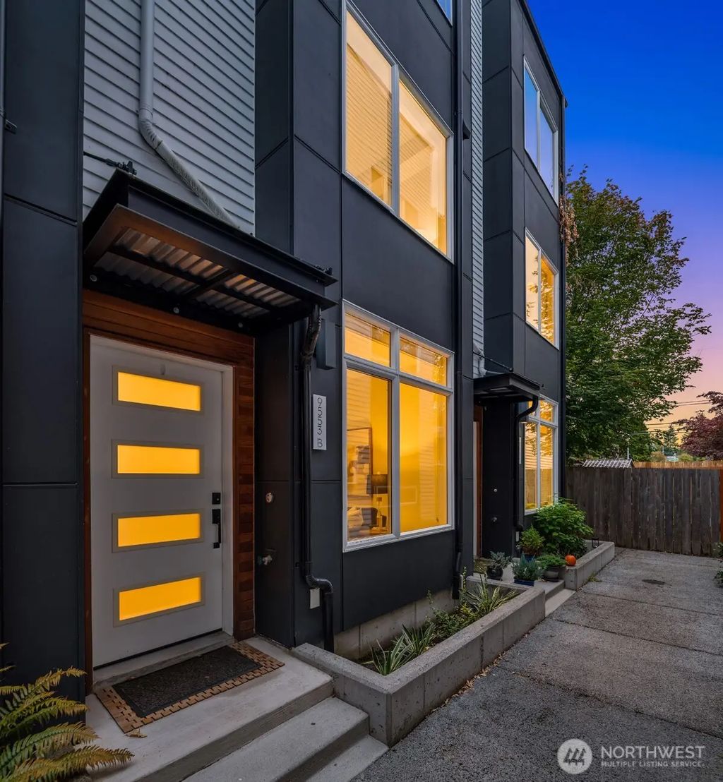 9553 Ashworth Avenue N B, Seattle