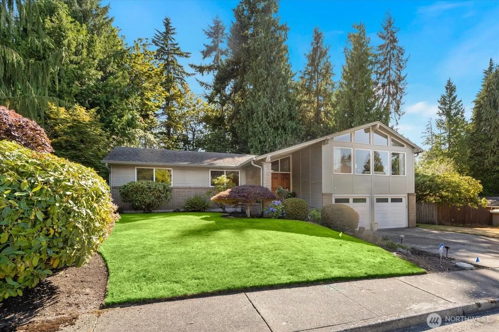 17202 Sealawn Place, Edmonds