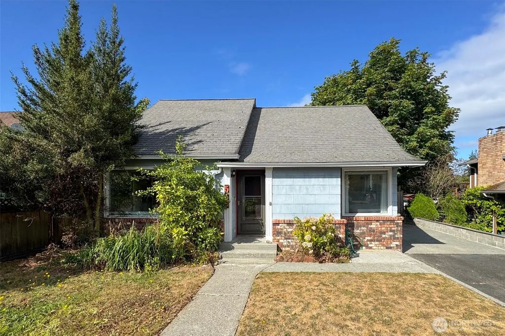 519 W 15th Street, Port Angeles