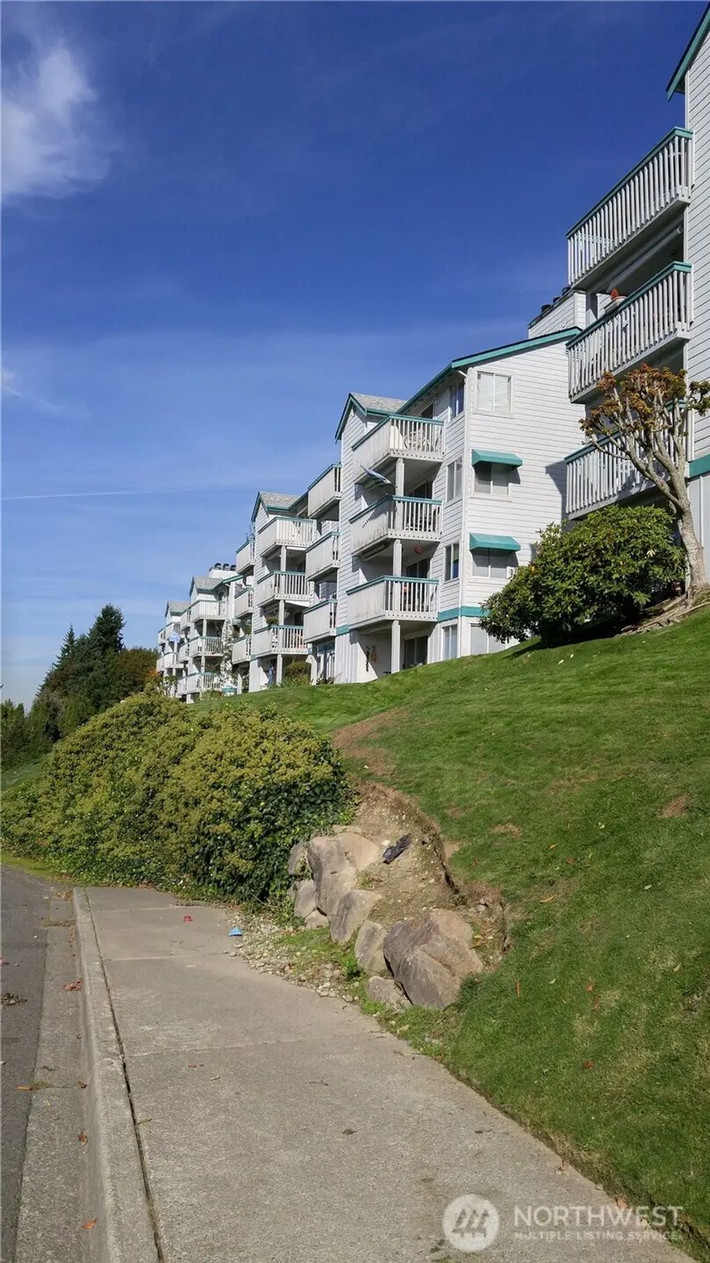 28610 16th Avenue S 102, Federal Way