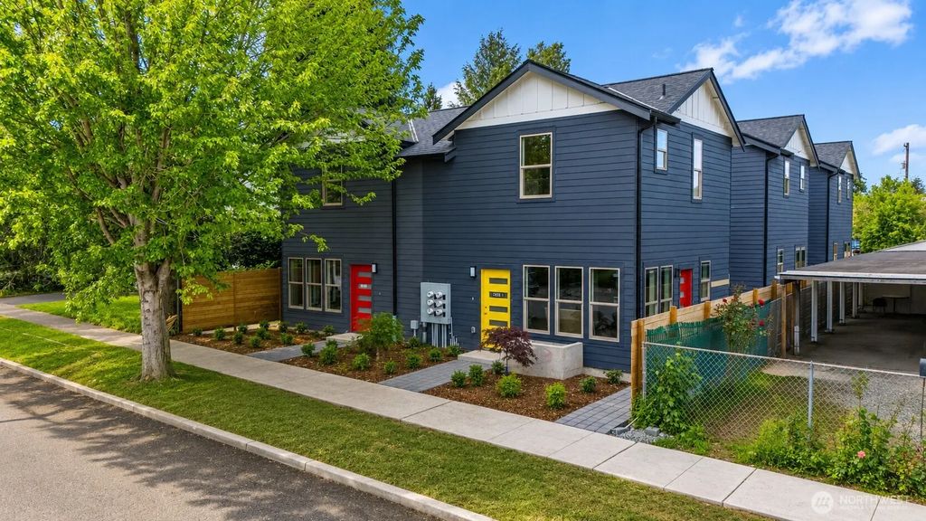 4414 S Frontenac Street A, Seattle