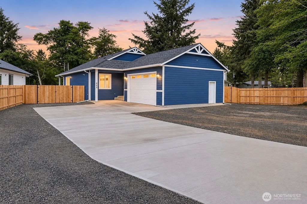 645 Itswoot Avenue Se, Ocean Shores