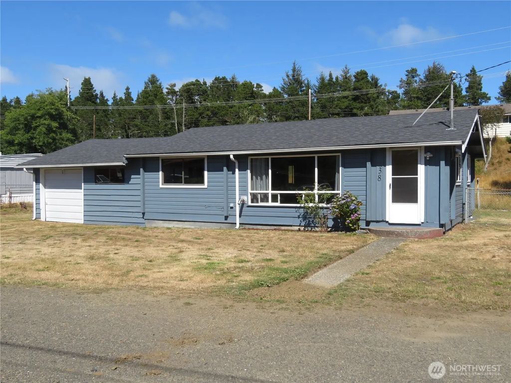 38 Linder Lane, Westport