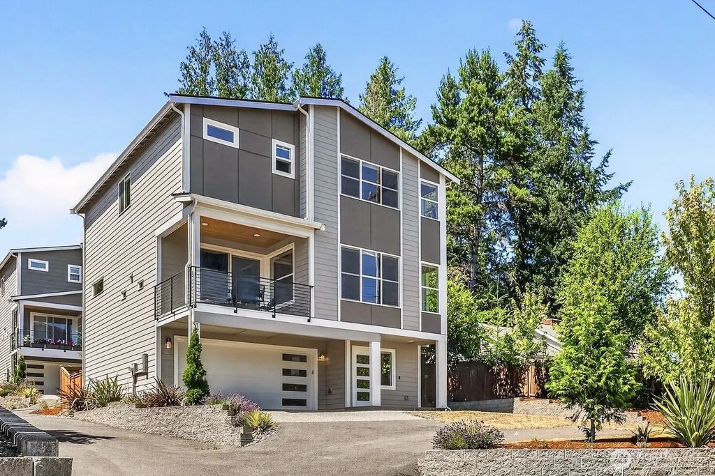 17051 8th Avenue Ne, Shoreline