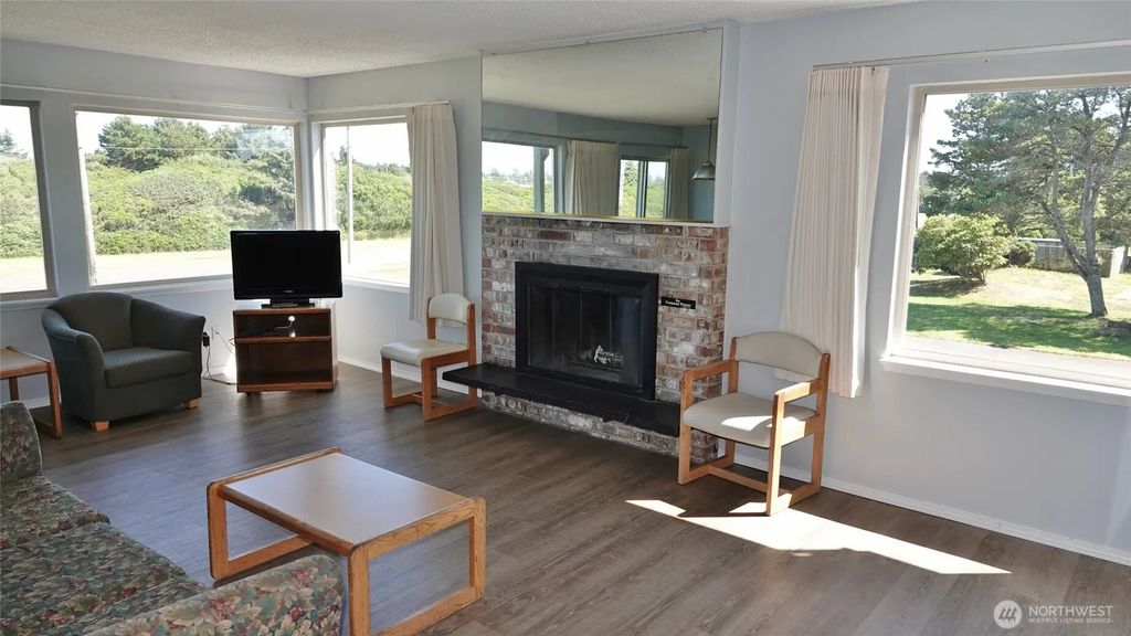 615 Ocean Shores Boulevard Nw 201, Ocean Shores