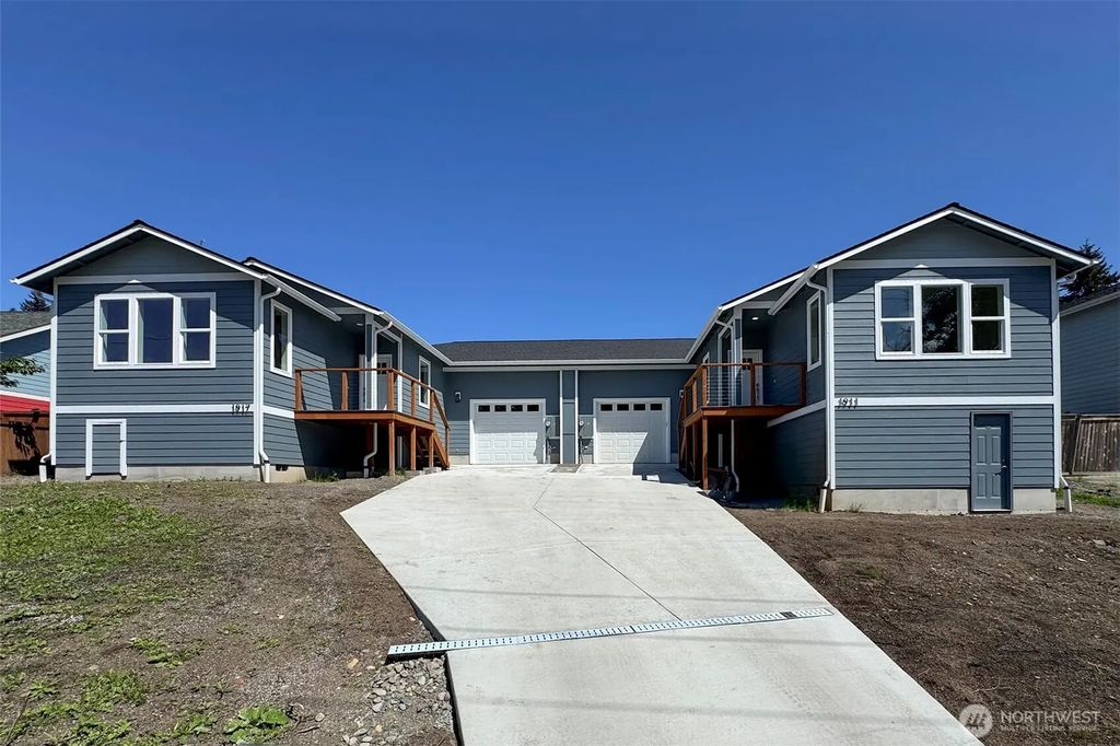1917 W 10th Street, Port Angeles