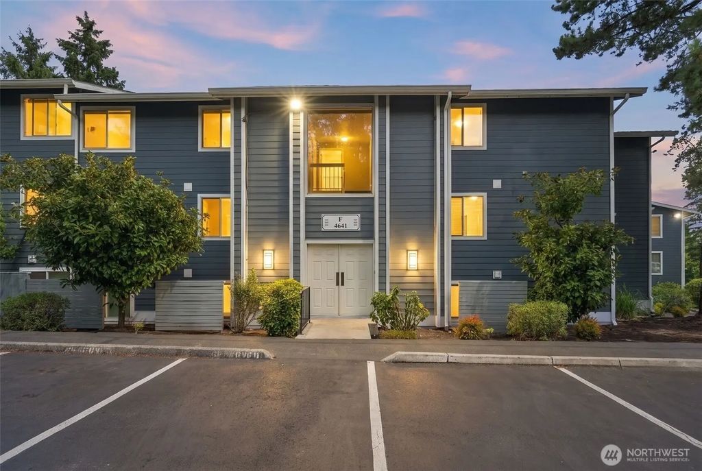 4641 W Lake Sammamish Parkway Se F305, Issaquah