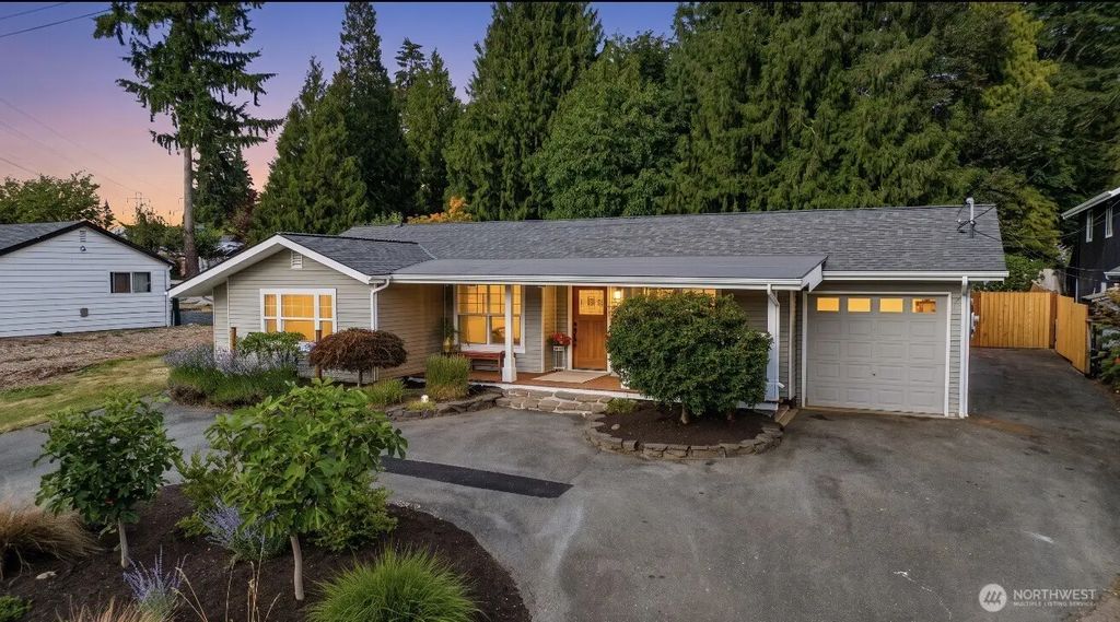 23105 32nd Avenue W, Brier