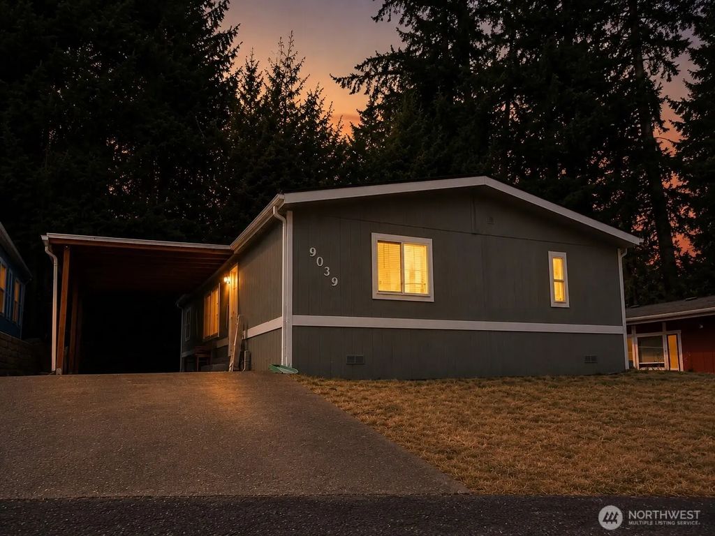9039 Steele Creek Loop Ne, Bremerton