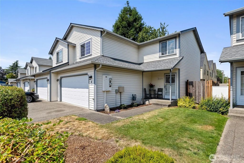 808 13th Street Se E, Puyallup