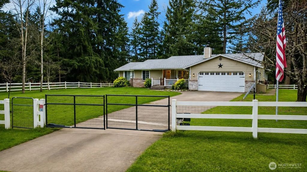 32916 14th Avenue S, Roy